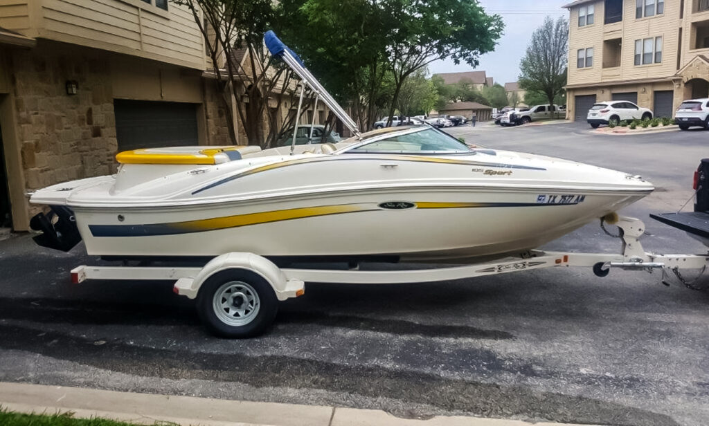 19 ft Sea Ray Frank's Austin Boats Austin,Texas Boat Rental